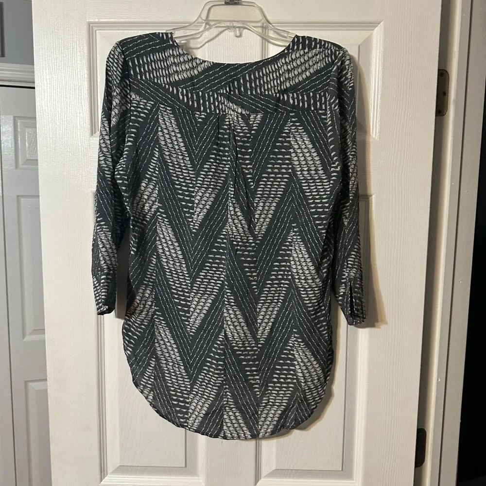 NWT Fred David Chevron Pattern Button Down Top - Picture 9 of 16